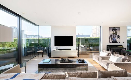 Apartment in Soho, England 1