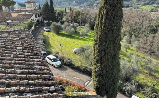 Castle for Sale in Tuscany, Italy