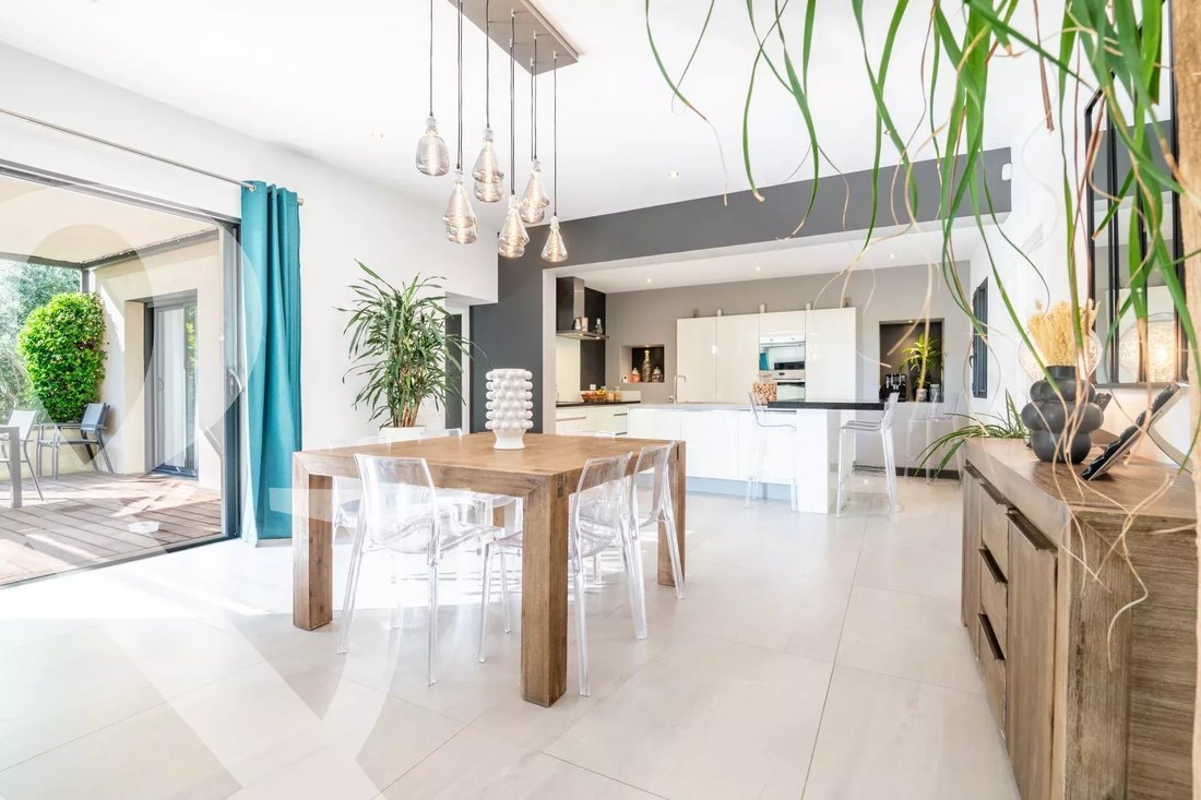 House in Eygalières, Provence-Alpes-Côte d'Azur, France 5 - 16892848