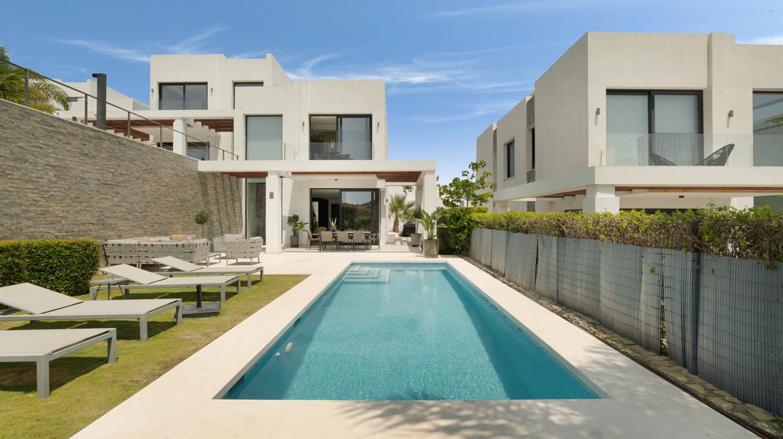 Villa in Elviria-Cabopino, Marbella, Spain 1 - 16892193