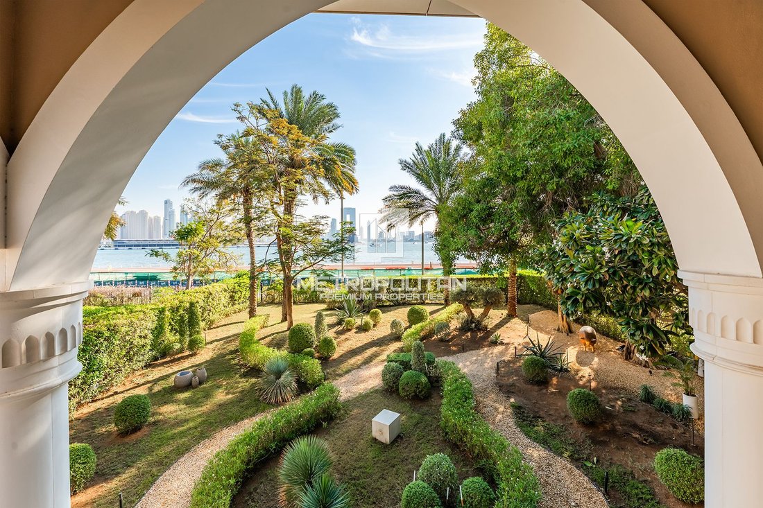 Villa in Palm Jumeirah, Dubai, United Arab Emirates 1 - 16892252