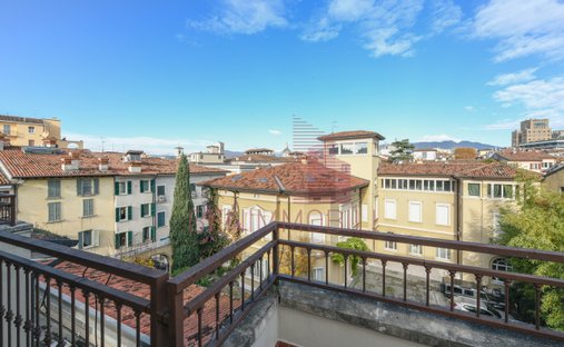 Castle for Sale in Lesa, Italy