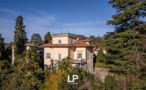 Castle for Sale in Lesa, Italy