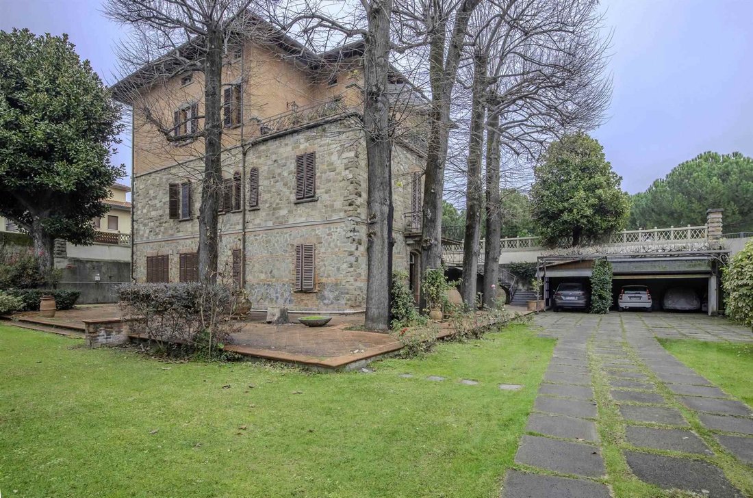 Villa in San Giovanni Valdarno, Tuscany, Italy 4 - 16893523