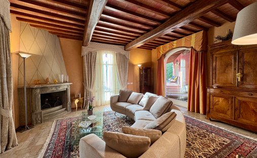 Castle for Sale in Lesa, Italy