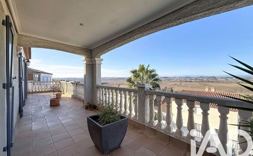 Château Avec Vignoble