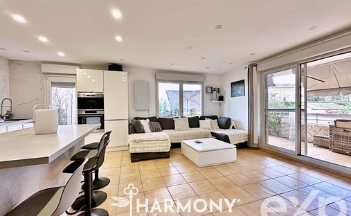 Castle for Sale in Aix-en-Provence, Provence-Alpes-Côte d'Azur, France