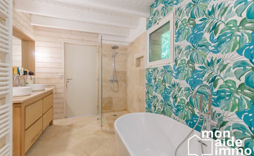 Castle for Sale in Bouliac, Nouvelle-Aquitaine, France