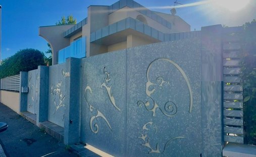 Castle for Sale in Tuscany, Italy