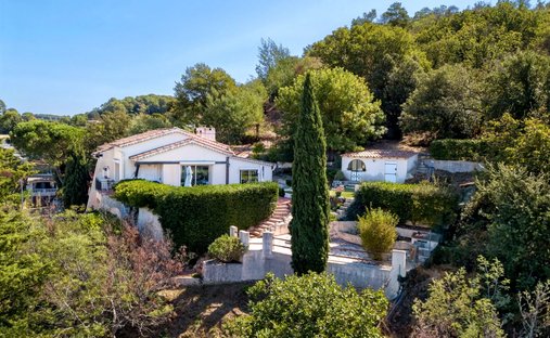 Villa in Auribeau-sur-Siagne, Provence-Alpes-Côte d'Azur, France 1