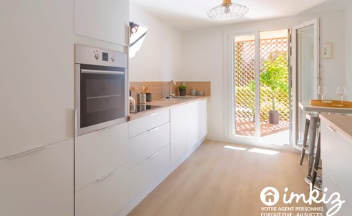 Castle for Sale in Aix-en-Provence, Provence-Alpes-Côte d'Azur, France