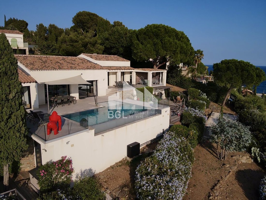 House in Le Lavandou, Provence-Alpes-Côte d'Azur, France 4 - 16577905