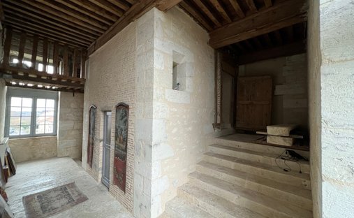 16th C Castle With Outbuildings, Perfectly Renovated