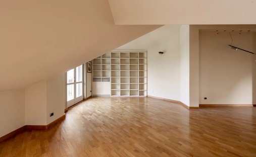 Castle for Sale in Lesa, Italy