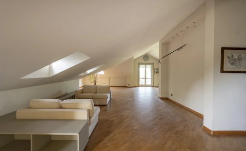 Castle for Sale in Lesa, Italy