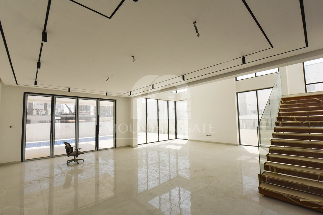 Villa in United Arab Emirates 3 - 16890960