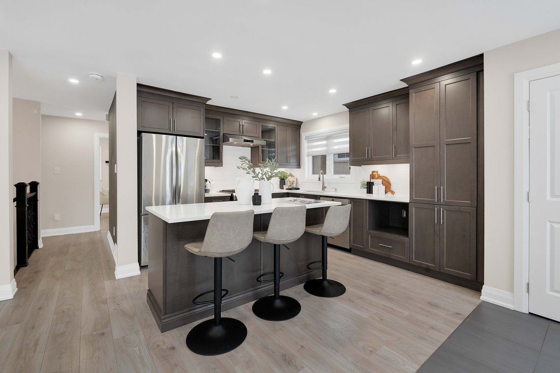 House in Aurora, Ontario, Canada 3 - 16892112