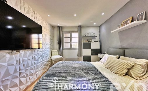 Castle for Sale in Aix-en-Provence, Provence-Alpes-Côte d'Azur, France