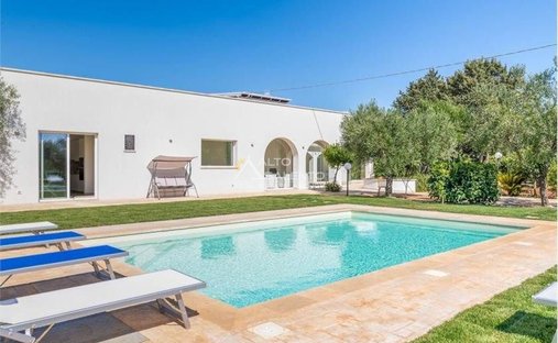 Castle for Sale in Lesa, Italy