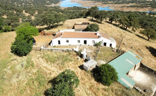 Land in Cazalla de la Sierra, Andalusia, Spain 1