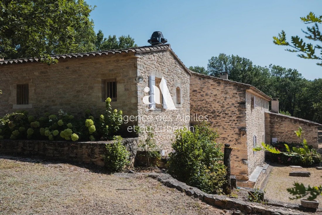 Casa de Campo en Lacoste, Provenza-Alpes-Costa Azul, Francia 2 - 16891720