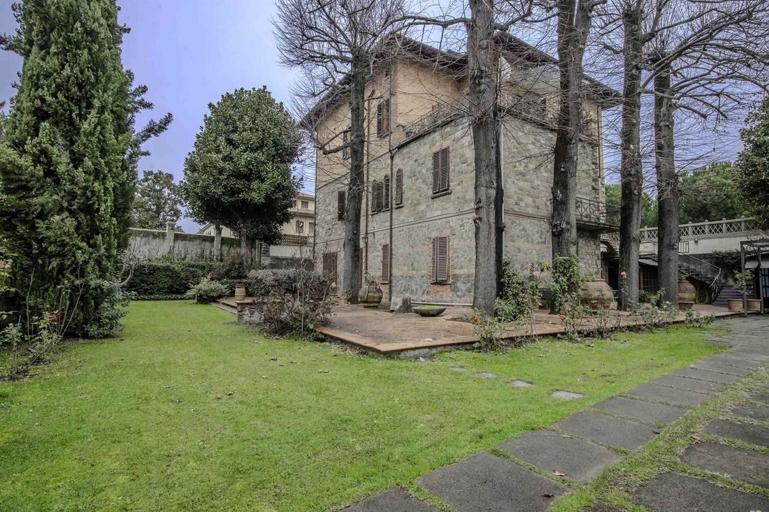 Villa in San Giovanni Valdarno, Tuscany, Italy 3 - 16893523