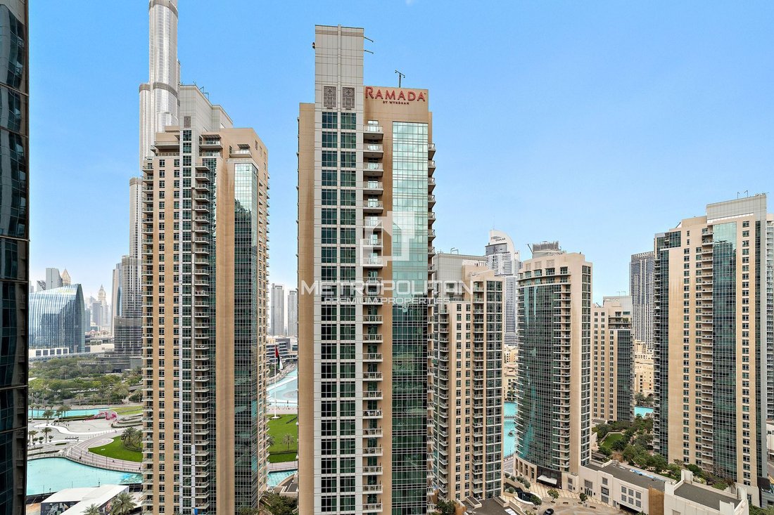 Apartment in Burj Khalifa Lake, Downtown Dubai, Dubai 1 - 16892190