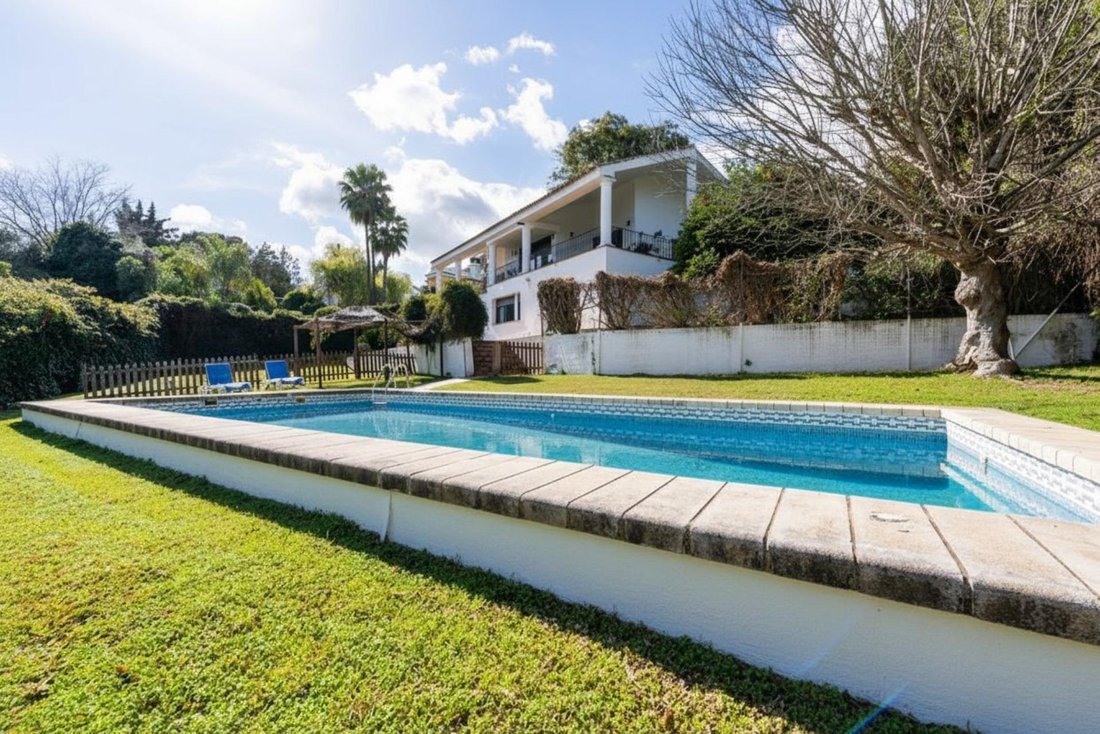 Villa in Mairena del Aljarafe, Andalusia, Spain 4 - 16894929