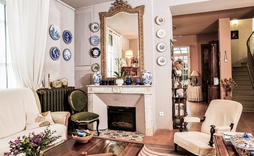 16th C Castle With Outbuildings, Perfectly Renovated