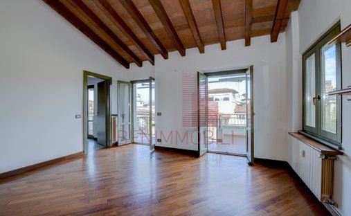 Castle for Sale in Lesa, Italy