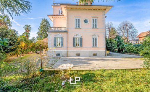 Castle for Sale in Lesa, Italy