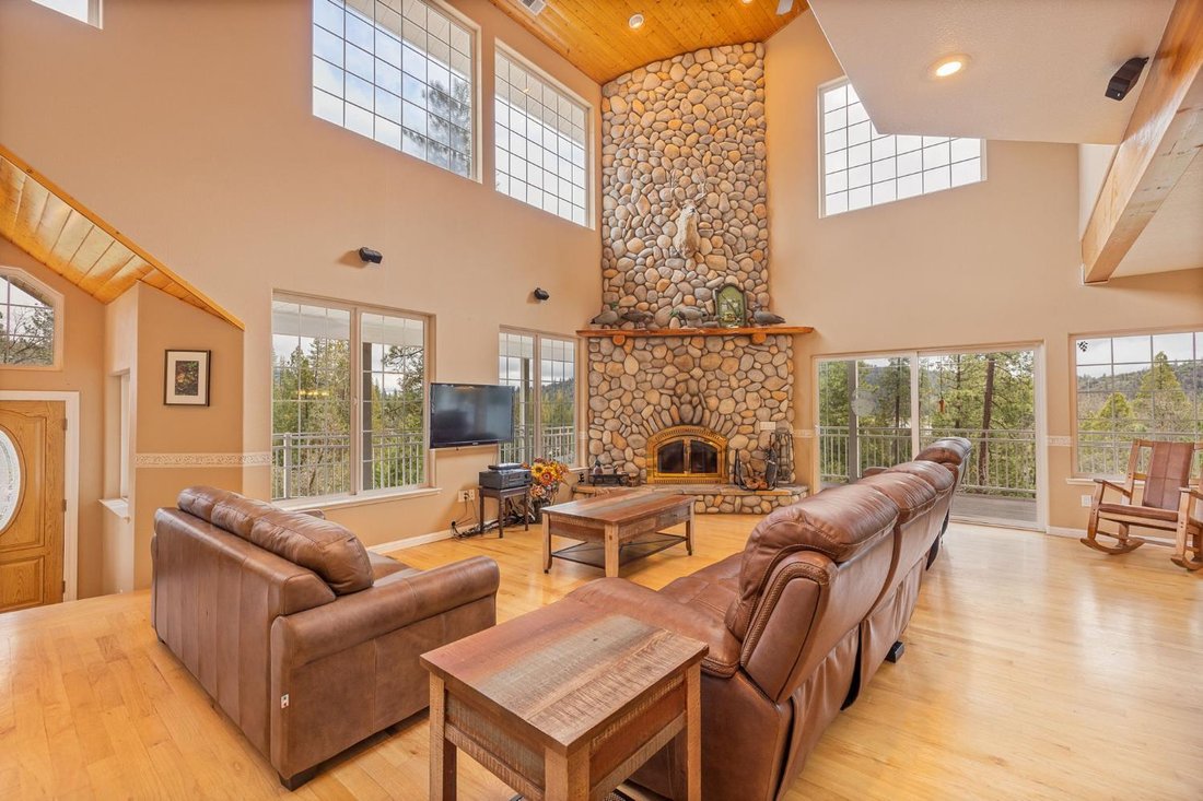 House in Bass Lake, California, United States 5 - 16856101