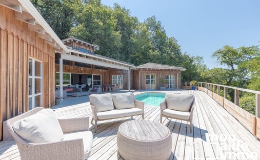 Castle for Sale in Bouliac, Nouvelle-Aquitaine, France