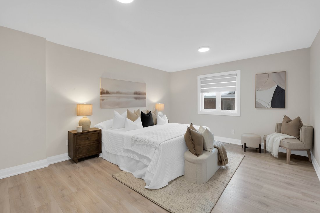 House in Aurora, Ontario, Canada 5 - 16892112