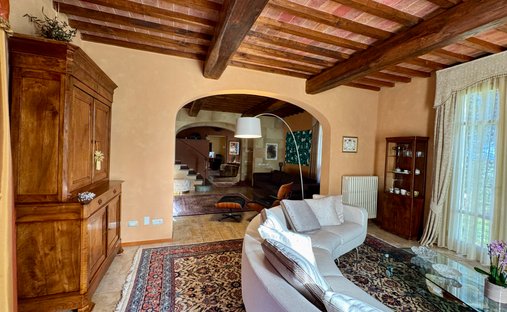 Castle for Sale in Lesa, Italy