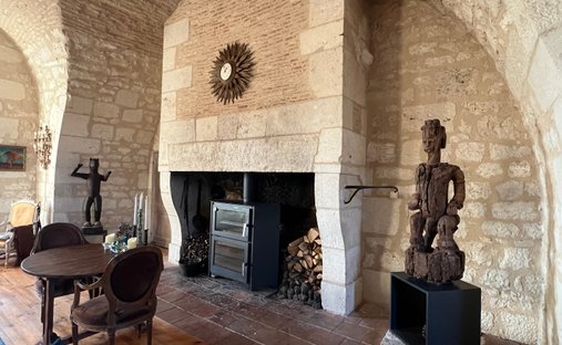 16th C Castle With Outbuildings, Perfectly Renovated