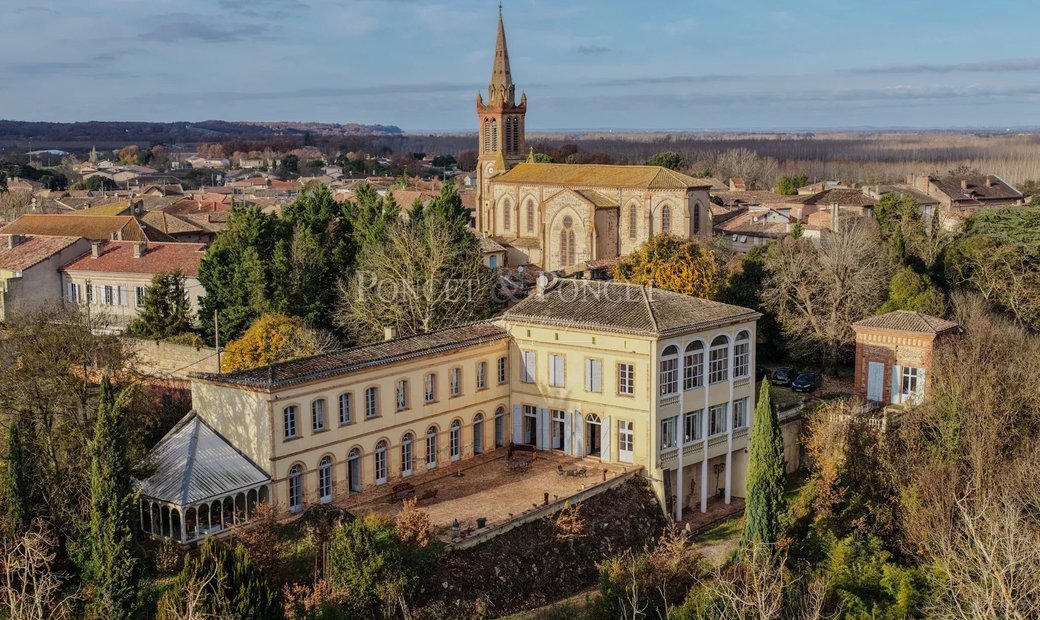 18th Century Château With Tuscan Inspiration
