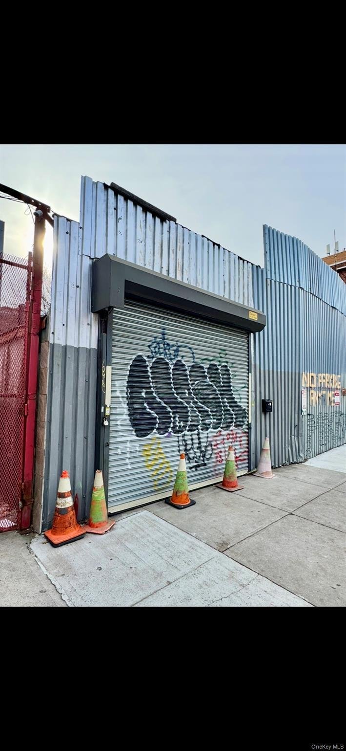Land in New York, New York, United States 2 - 16894126