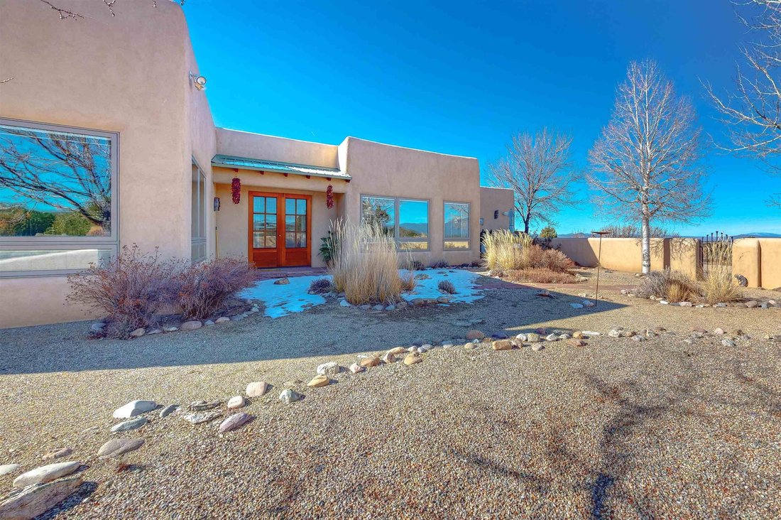 House in Ranchos De Taos, New Mexico, United States 1 - 16892686