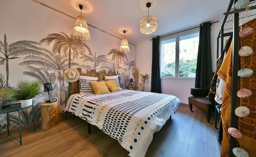 Sale Of Château Uzes, 295m² 11 Rooms €1,700,000 With Terrace