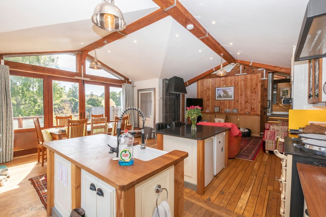 House in England 2 - 16892880