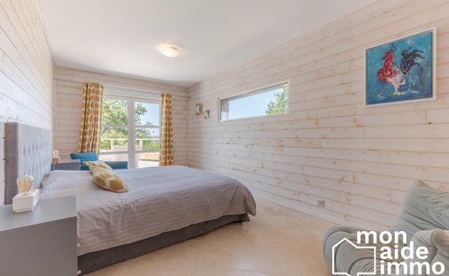 Castle for Sale in Bouliac, Nouvelle-Aquitaine, France