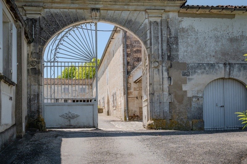 House in Cognac, Nouvelle-Aquitaine, France 4 - 16893770