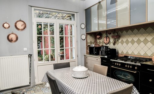 16th C Castle With Outbuildings, Perfectly Renovated