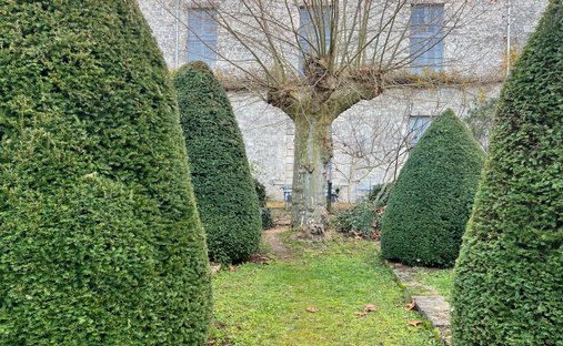16th C Castle With Outbuildings, Perfectly Renovated
