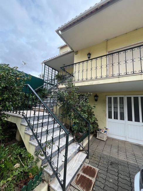 House in Carcavelos e Parede, Lisbon, Portugal 2 - 16891307