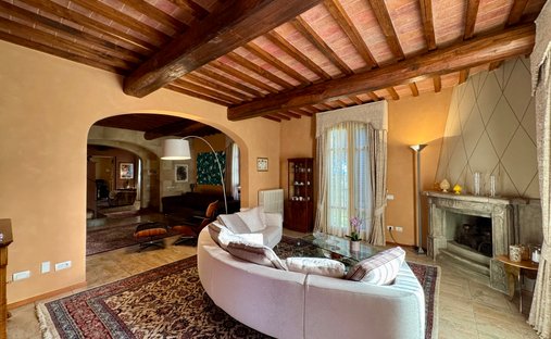 Castle for Sale in Lesa, Italy