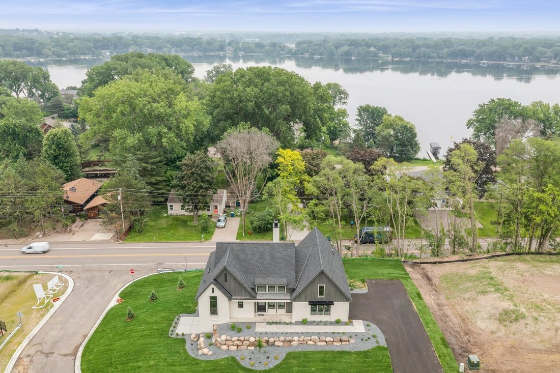 House in Little Canada, Minnesota, United States 5 - 16891464
