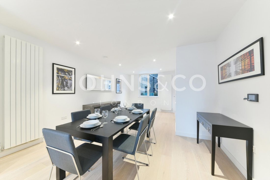 Townhouse in Victoria Docks, Newham, England 4 - 16890937