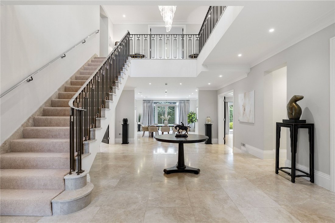 House in Sunningdale, England 2 - 14741784